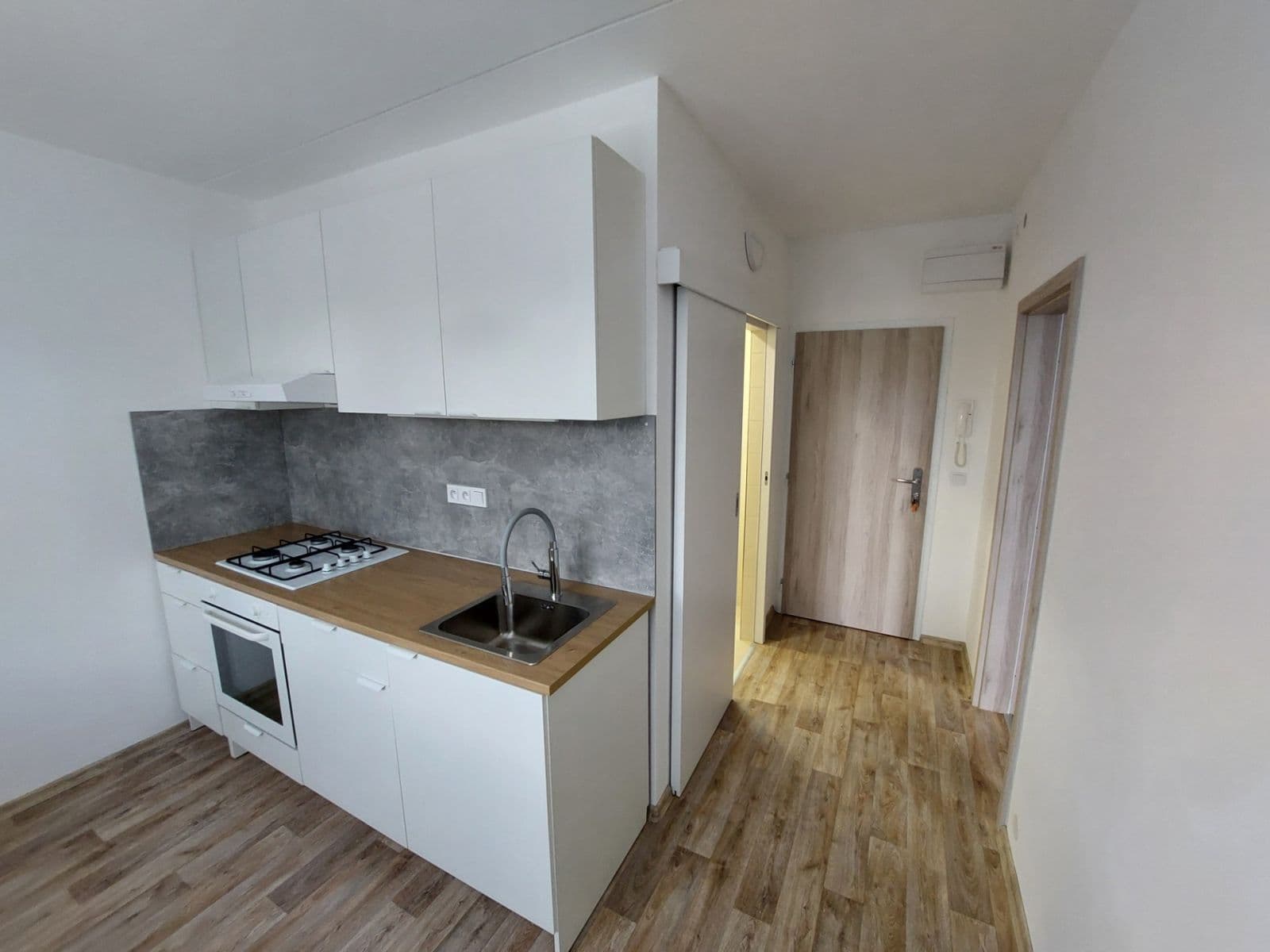 1 bedroom flat to rent, 35 m², Laštůvkova, Brno, Jihomoravský Region 1 bedroom flat to rent, 35 m², Laštůvkova, Brno, Jihomoravský Region