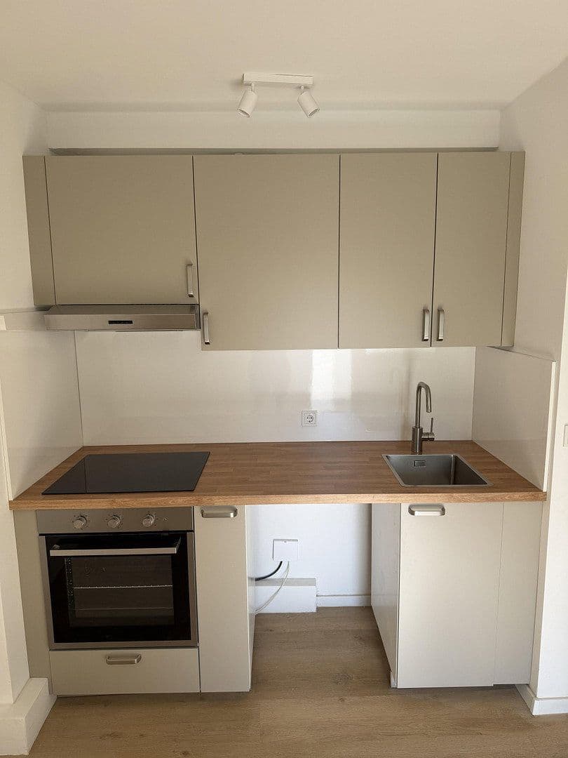 2 bedroom flat to rent, 35 m², Düsseldorf, North Rhine-Westphalia 2 bedroom flat to rent, 35 m², Düsseldorf, North Rhine-Westphalia