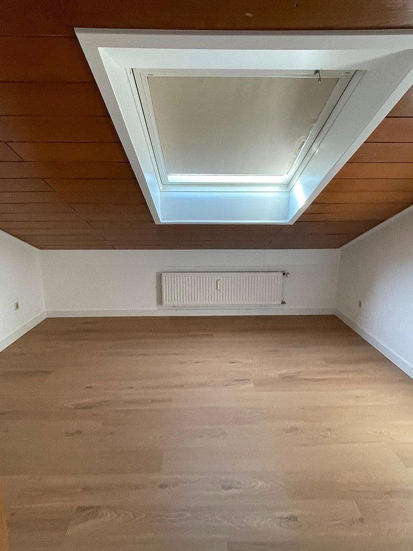 3 bedroom with open-plan kitchen flat to rent, 115 m², Brühl, Baden-Württemberg 3 bedroom with open-plan kitchen flat to rent, 115 m², Brühl, Baden-Württemberg