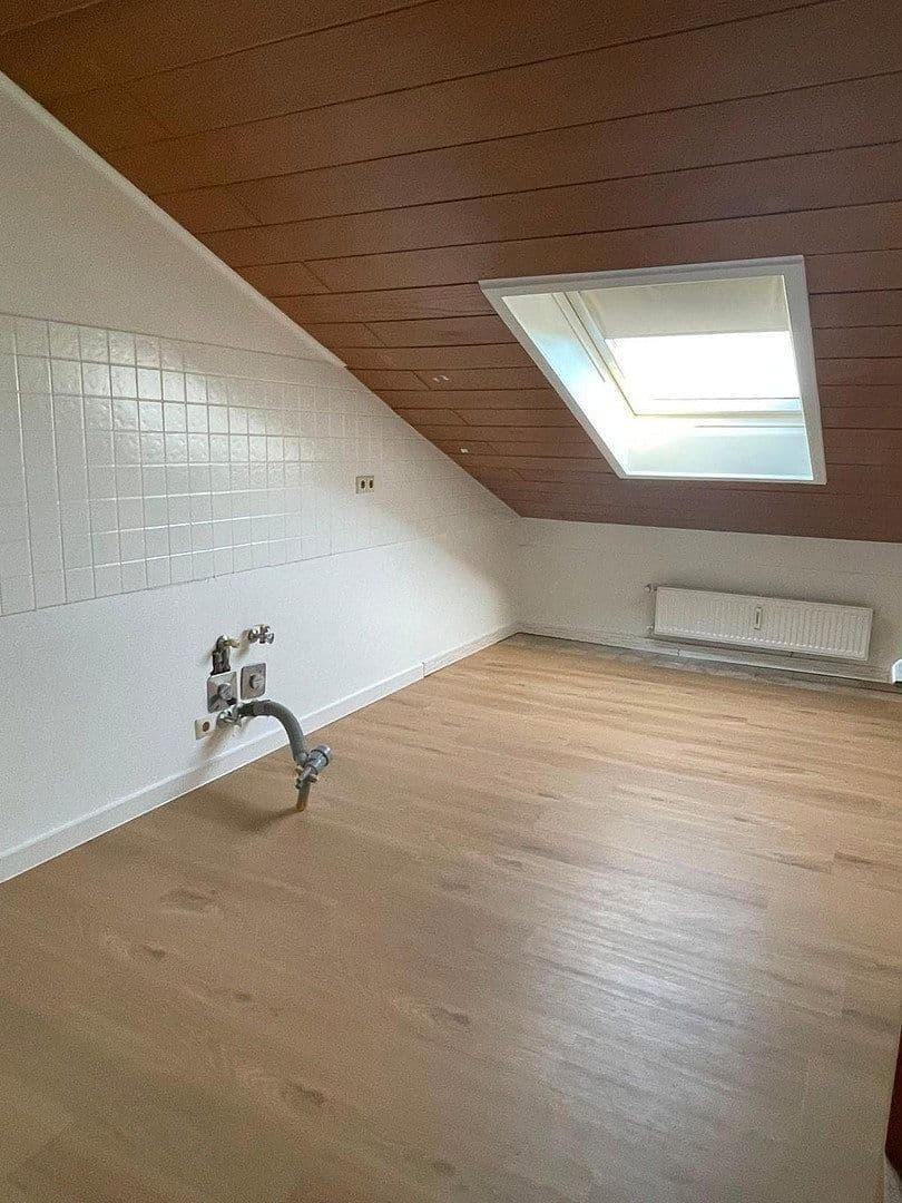 3 bedroom with open-plan kitchen flat to rent, 115 m², Brühl, Baden-Württemberg 3 bedroom with open-plan kitchen flat to rent, 115 m², Brühl, Baden-Württemberg