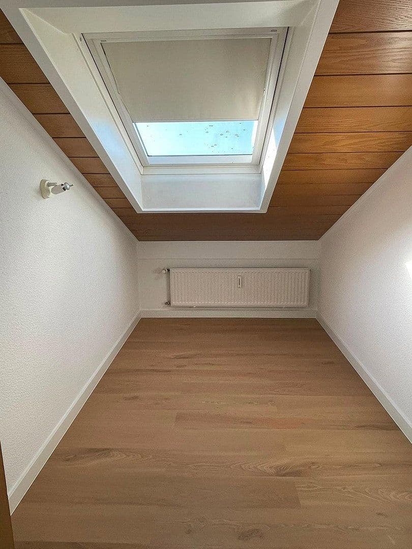 3 bedroom with open-plan kitchen flat to rent, 115 m², Brühl, Baden-Württemberg 3 bedroom with open-plan kitchen flat to rent, 115 m², Brühl, Baden-Württemberg