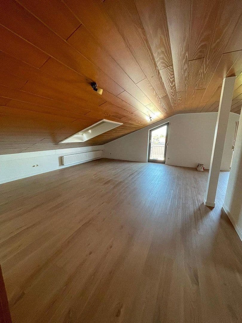 3 bedroom with open-plan kitchen flat to rent, 115 m², Brühl, Baden-Württemberg 3 bedroom with open-plan kitchen flat to rent, 115 m², Brühl, Baden-Württemberg