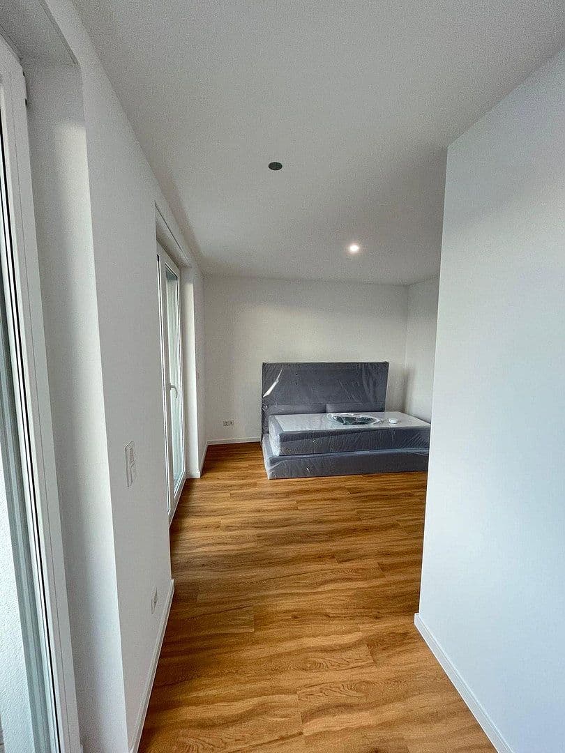 1 bedroom with open-plan kitchen flat to rent, 75 m², Weyerstraße 45, Solingen, North Rhine-Westphalia 1 bedroom with open-plan kitchen flat to rent, 75 m², Weyerstraße 45, Solingen, North Rhine-Westphalia
