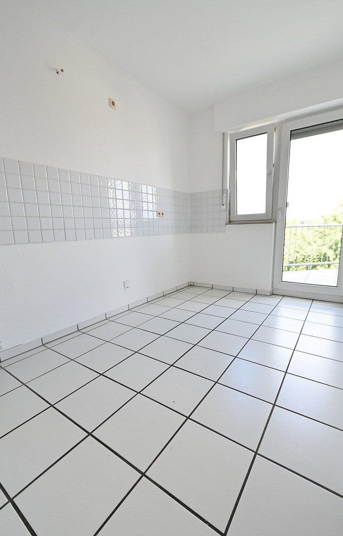 3 bedroom flat to rent, 110 m², Frankfurter Str.214, Köln, North Rhine-Westphalia 3 bedroom flat to rent, 110 m², Frankfurter Str.214, Köln, North Rhine-Westphalia