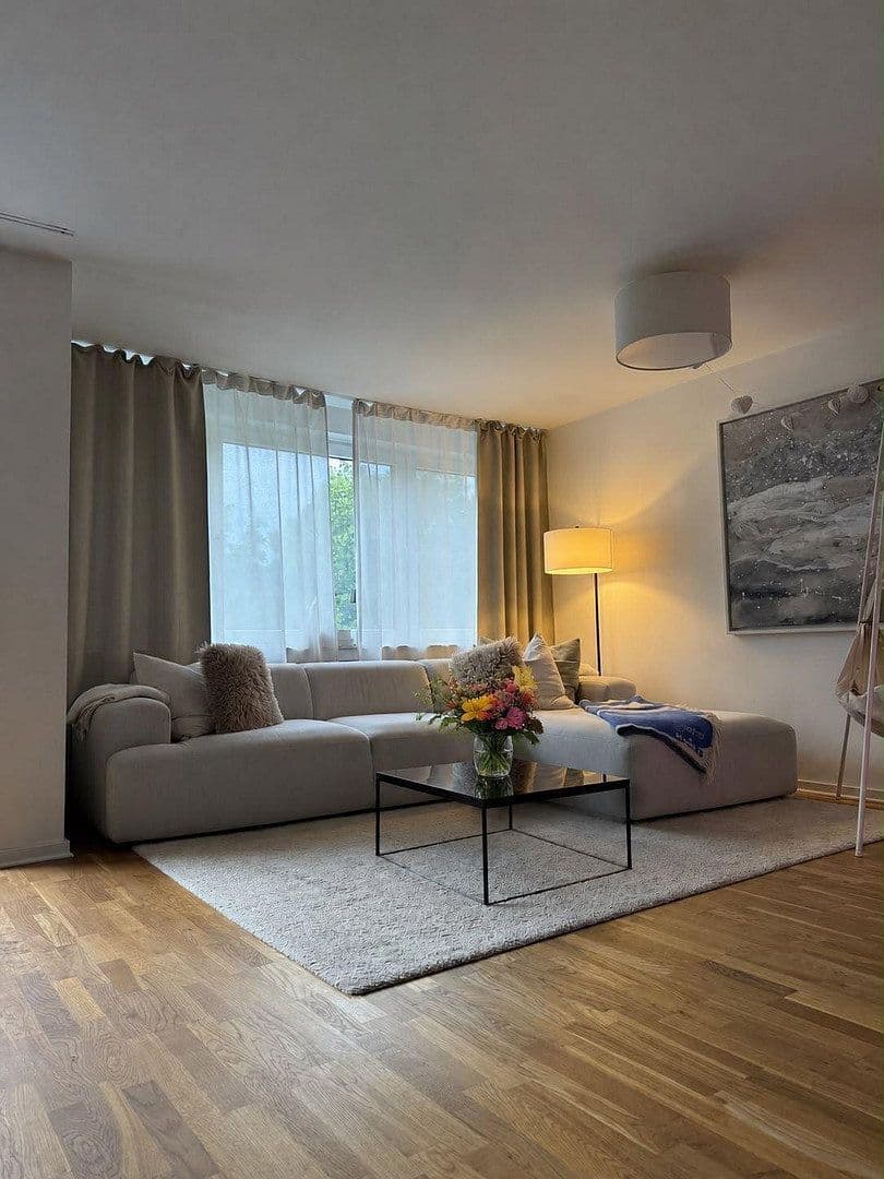 3 bedroom flat to rent, 100 m², Mörsenbroicher Weg, Düsseldorf, North Rhine-Westphalia 3 bedroom flat to rent, 100 m², Mörsenbroicher Weg, Düsseldorf, North Rhine-Westphalia