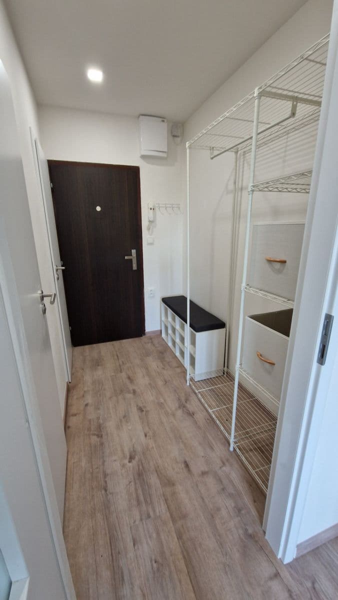 Studio flat to rent, 30 m², Pod Lysinami, Prague, Prague Studio flat to rent, 30 m², Pod Lysinami, Prague, Prague