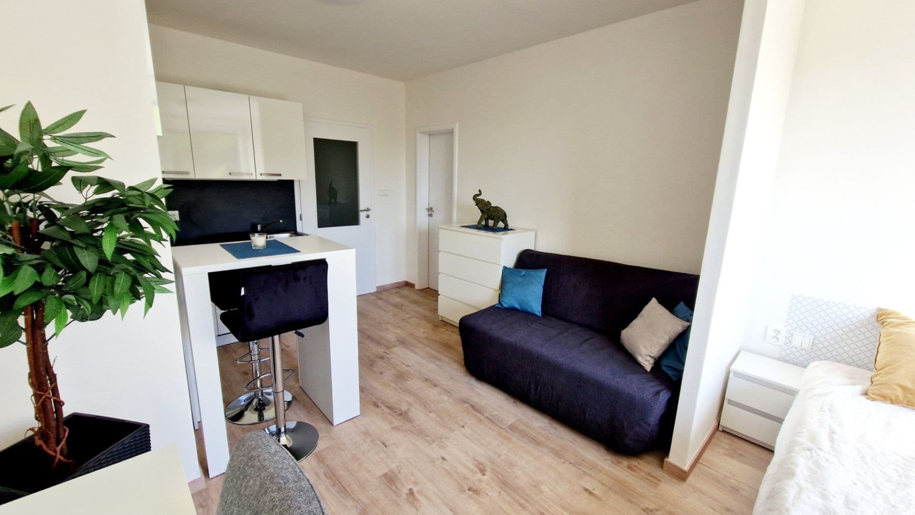 Studio flat to rent, 30 m², Pod Lysinami, Prague, Prague Studio flat to rent, 30 m², Pod Lysinami, Prague, Prague