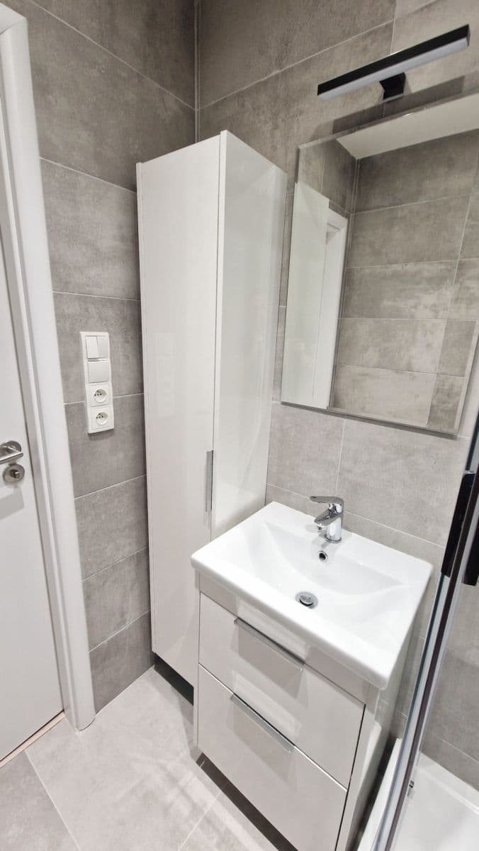 Studio flat to rent, 30 m², Pod Lysinami, Prague, Prague Studio flat to rent, 30 m², Pod Lysinami, Prague, Prague