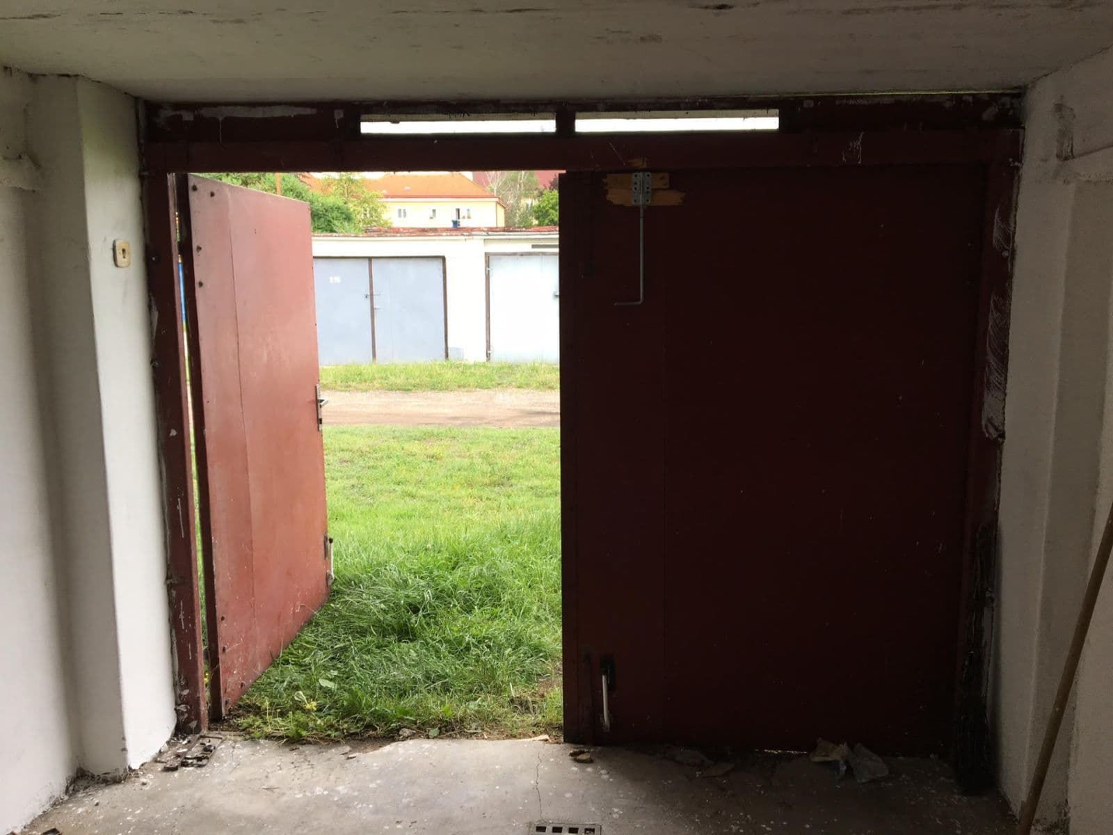 garage for sale, 18 m², kpt. Nálepky, Pardubice, Pardubický Region garage for sale, 18 m², kpt. Nálepky, Pardubice, Pardubický Region