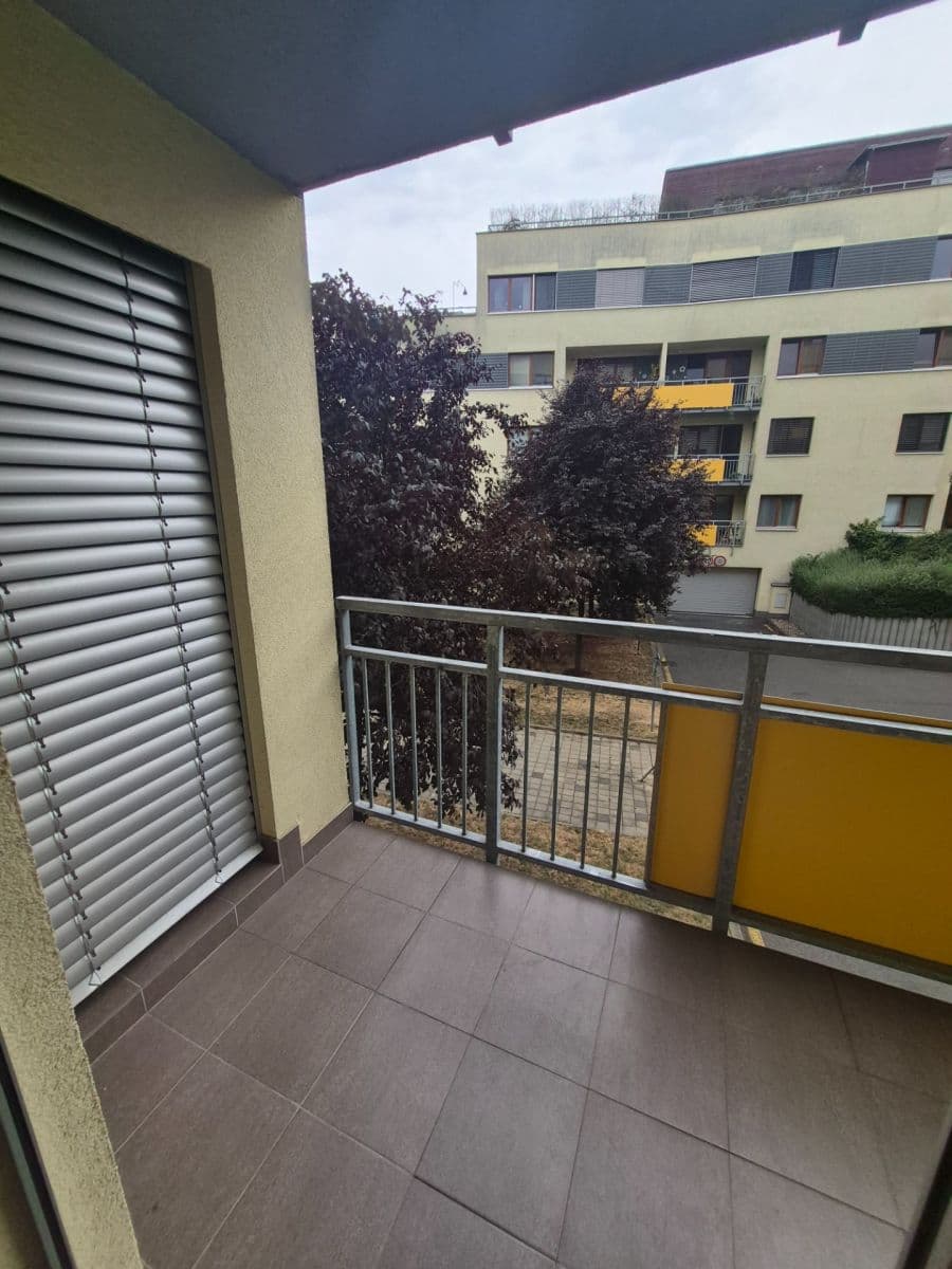 1 bedroom with open-plan kitchen flat to rent, 63 m², Harlacherova, Prague, Prague 1 bedroom with open-plan kitchen flat to rent, 63 m², Harlacherova, Prague, Prague