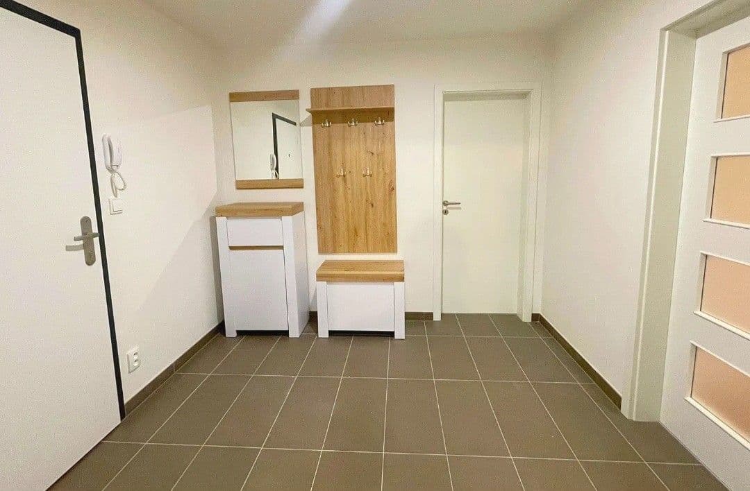 Studio flat to rent, 43 m², Augustina Lukeše, Brandýs nad Labem-Stará Boleslav, Středočeský Region Studio flat to rent, 43 m², Augustina Lukeše, Brandýs nad Labem-Stará Boleslav, Středočeský Region