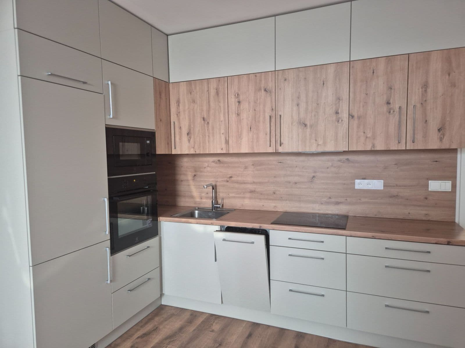 Studio flat to rent, 43 m², Augustina Lukeše, Brandýs nad Labem-Stará Boleslav, Středočeský Region Studio flat to rent, 43 m², Augustina Lukeše, Brandýs nad Labem-Stará Boleslav, Středočeský Region