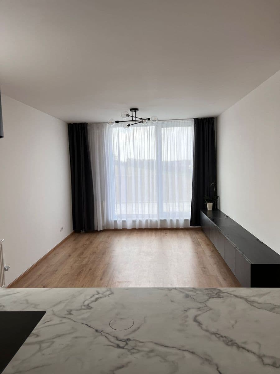 2 bedroom with open-plan kitchen flat to rent, 64 m², Velvarská, Horoměřice, Středočeský Region 2 bedroom with open-plan kitchen flat to rent, 64 m², Velvarská, Horoměřice, Středočeský Region