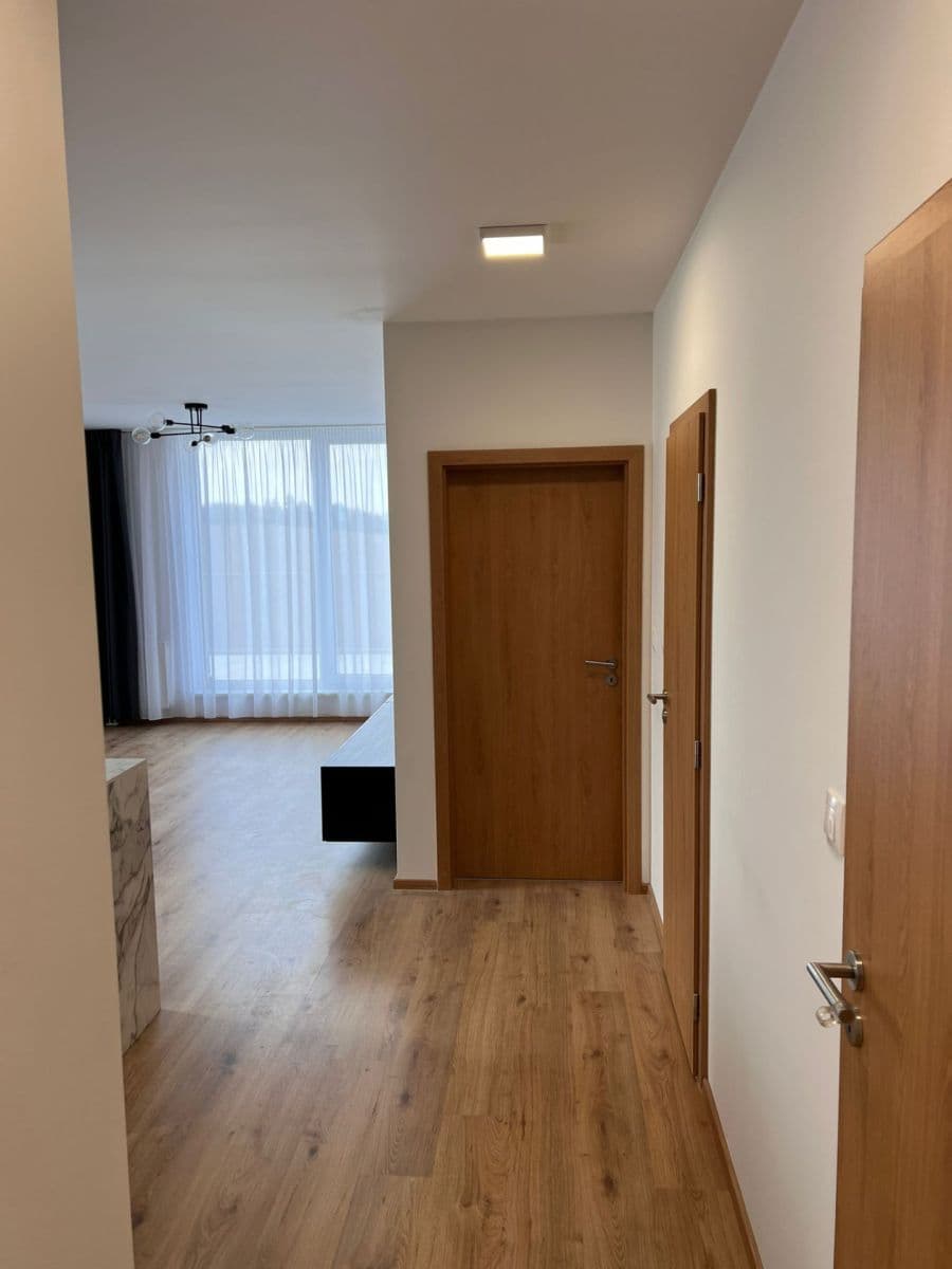 2 bedroom with open-plan kitchen flat to rent, 64 m², Velvarská, Horoměřice, Středočeský Region 2 bedroom with open-plan kitchen flat to rent, 64 m², Velvarská, Horoměřice, Středočeský Region