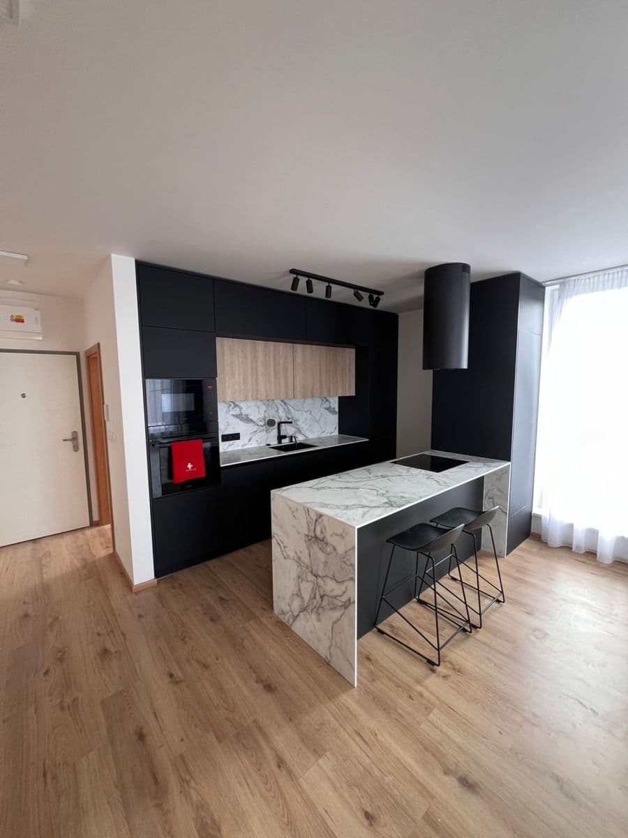2 bedroom with open-plan kitchen flat to rent, 64 m², Velvarská, Horoměřice, Středočeský Region 2 bedroom with open-plan kitchen flat to rent, 64 m², Velvarská, Horoměřice, Středočeský Region