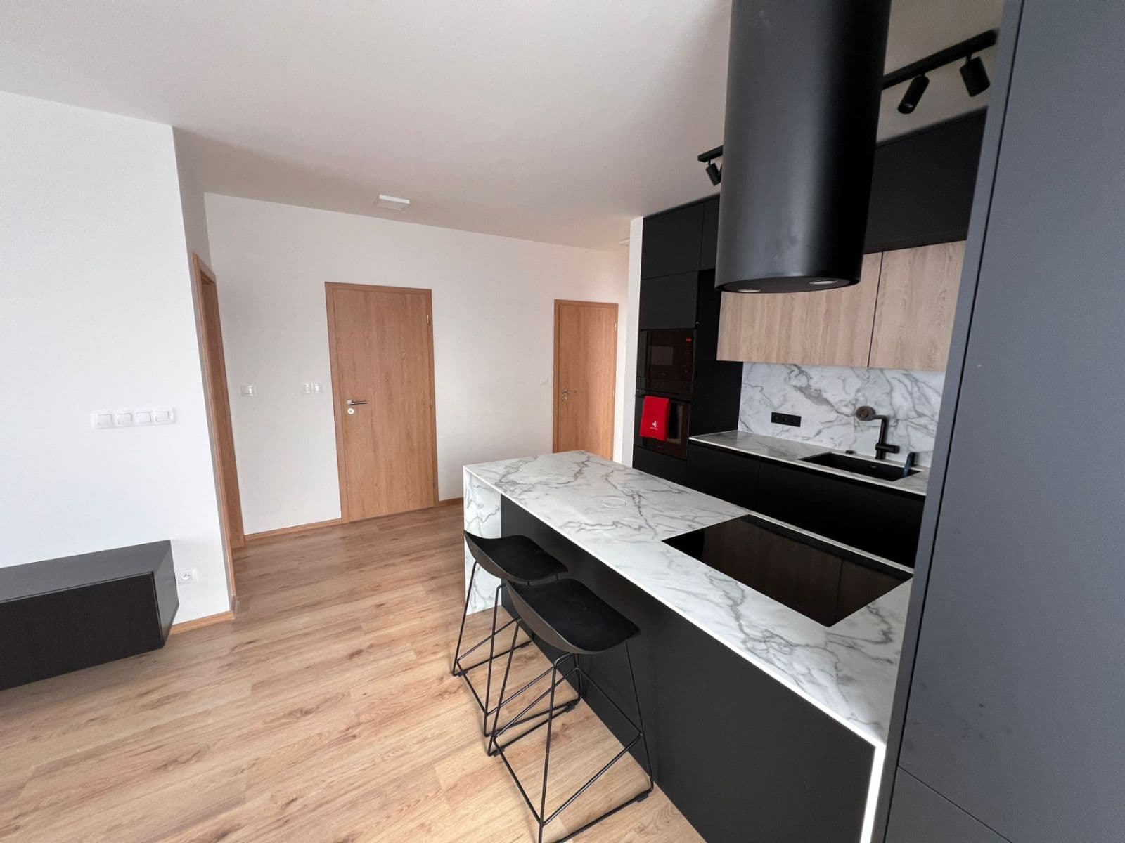 2 bedroom with open-plan kitchen flat to rent, 64 m², Velvarská, Horoměřice, Středočeský Region 2 bedroom with open-plan kitchen flat to rent, 64 m², Velvarská, Horoměřice, Středočeský Region