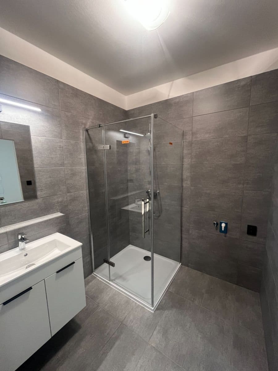 1 bedroom with open-plan kitchen flat to rent, 52 m², Velenovského, Prague, Prague 1 bedroom with open-plan kitchen flat to rent, 52 m², Velenovského, Prague, Prague