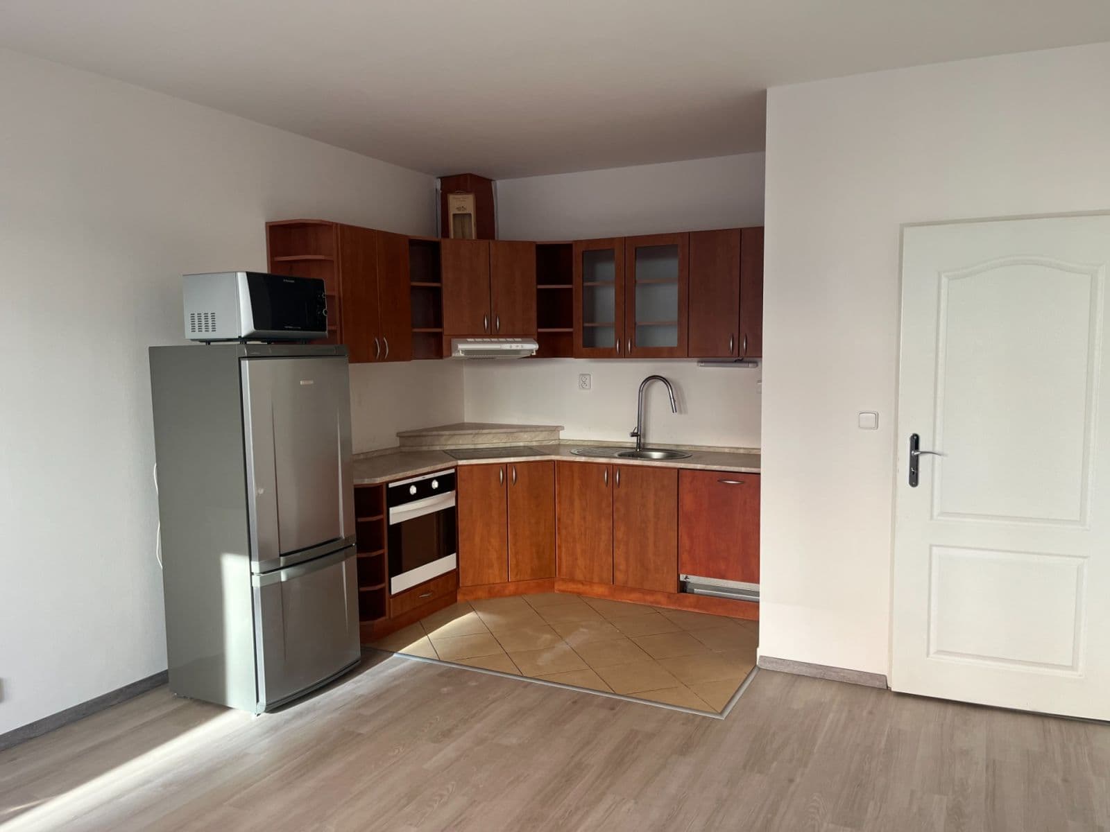 1 bedroom with open-plan kitchen flat to rent, 52 m², Velenovského, Prague, Prague 1 bedroom with open-plan kitchen flat to rent, 52 m², Velenovského, Prague, Prague