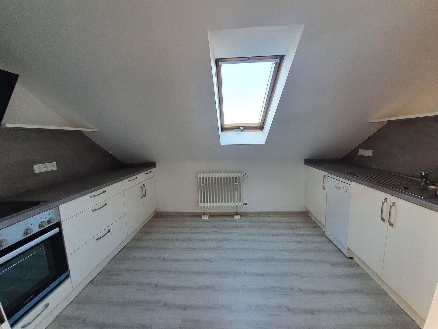 3 bedroom flat to rent, 90 m², Großenseebach, Bavaria 3 bedroom flat to rent, 90 m², Großenseebach, Bavaria
