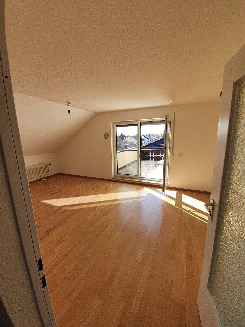 3 bedroom flat to rent, 90 m², Großenseebach, Bavaria 3 bedroom flat to rent, 90 m², Großenseebach, Bavaria