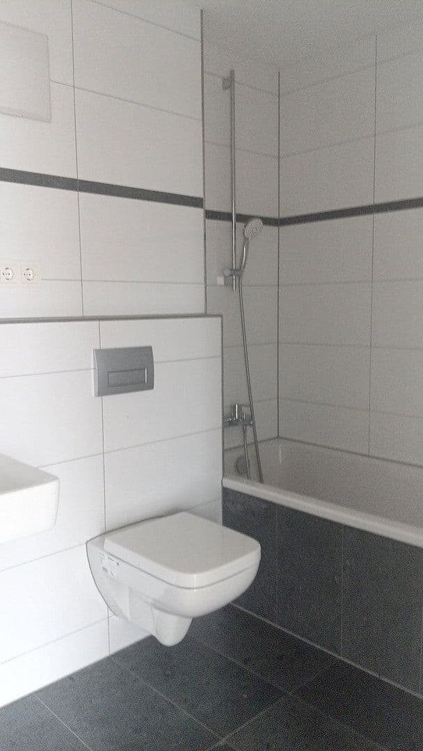 2 bedroom with open-plan kitchen flat to rent, 73 m², Lantzalle 1, Düsseldorf, North Rhine-Westphalia 2 bedroom with open-plan kitchen flat to rent, 73 m², Lantzalle 1, Düsseldorf, North Rhine-Westphalia