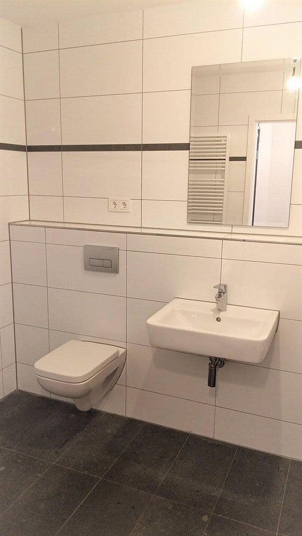2 bedroom with open-plan kitchen flat to rent, 73 m², Lantzalle 1, Düsseldorf, North Rhine-Westphalia 2 bedroom with open-plan kitchen flat to rent, 73 m², Lantzalle 1, Düsseldorf, North Rhine-Westphalia