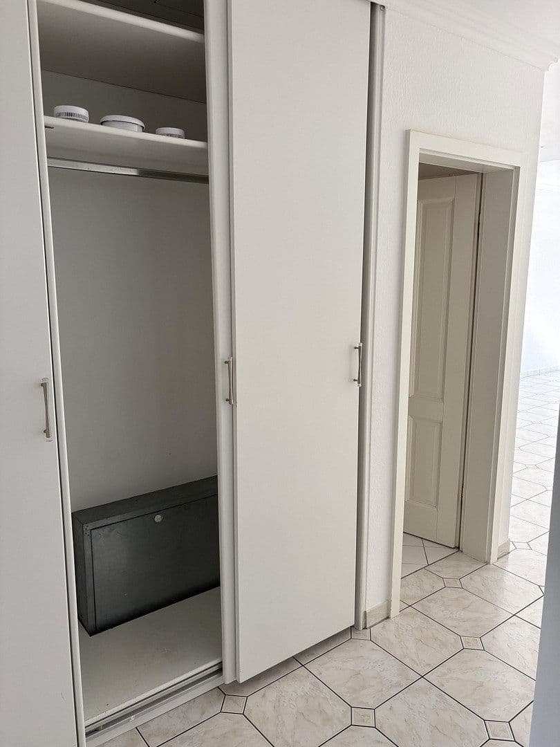 3 bedroom flat to rent, 110 m², Frankfurt am Main, Hesse 3 bedroom flat to rent, 110 m², Frankfurt am Main, Hesse