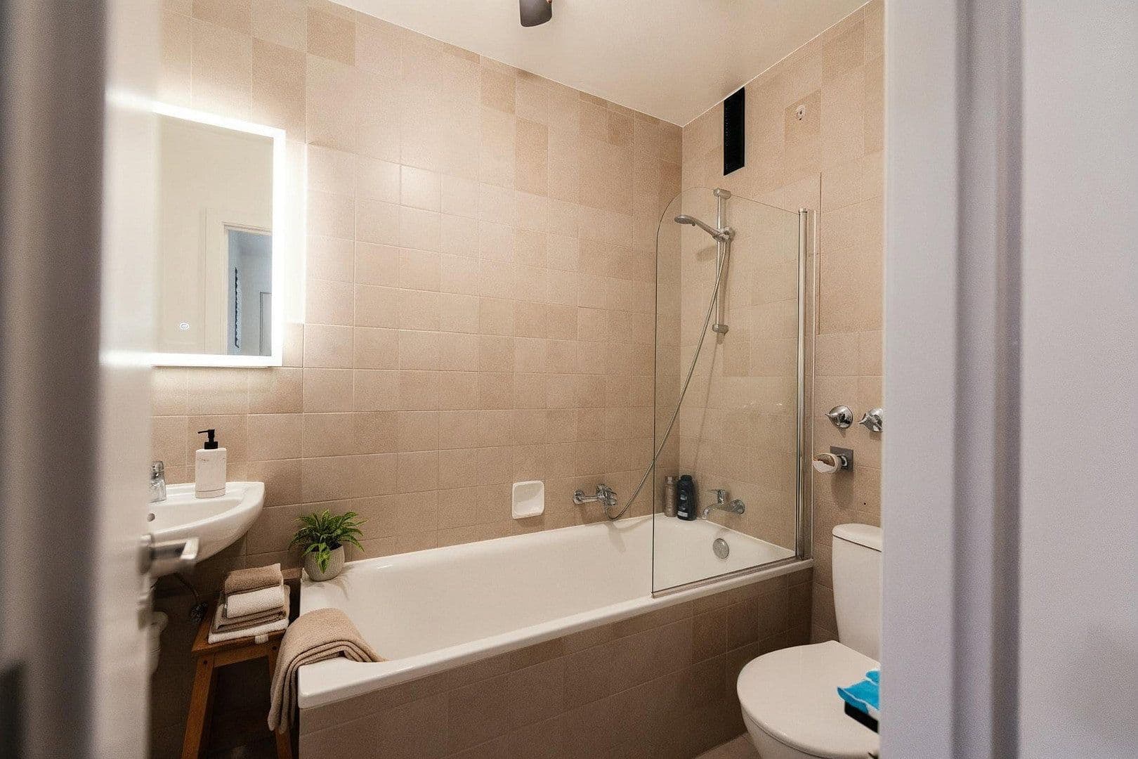 2 bedroom flat to rent, 58 m², 2-Zimmer-Wohnung mit Balkon in guter Lage von Mannheim-Sandhofen, Mannheim, Baden-Württemberg 2 bedroom flat to rent, 58 m², 2-Zimmer-Wohnung mit Balkon in guter Lage von Mannheim-Sandhofen, Mannheim, Baden-Württemberg