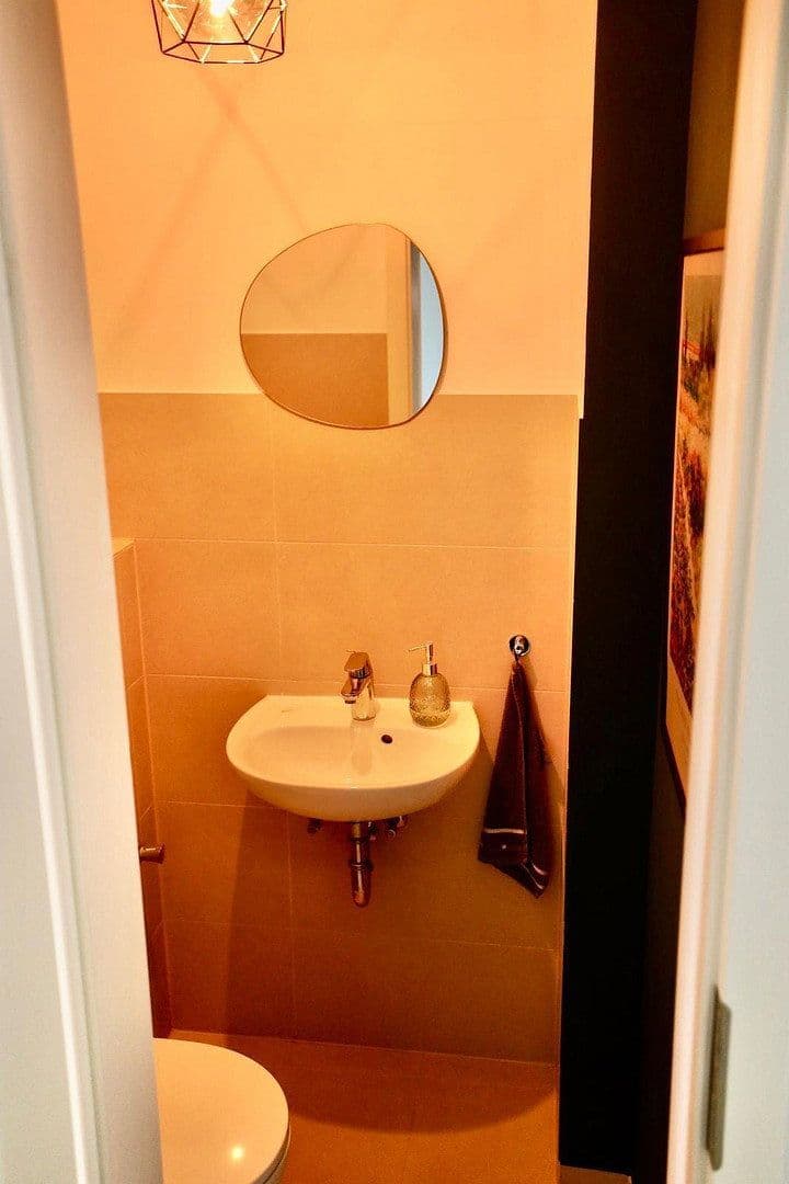 4 bedroom flat to rent, 14 m², Gumbertstr 97, Düsseldorf, North Rhine-Westphalia 4 bedroom flat to rent, 14 m², Gumbertstr 97, Düsseldorf, North Rhine-Westphalia