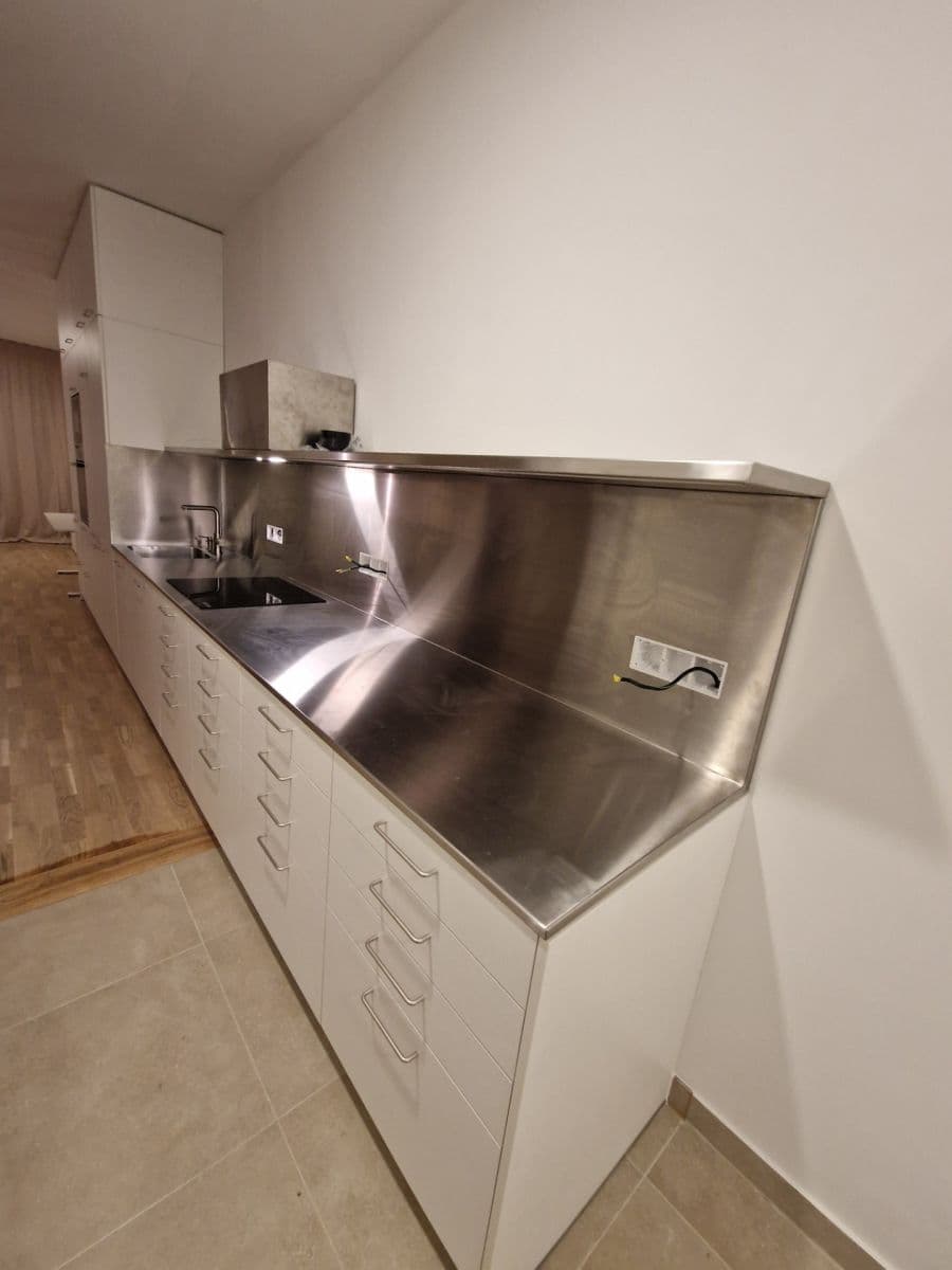 Studio flat to rent, 46 m², K Červenému vrchu, Prague, Prague Studio flat to rent, 46 m², K Červenému vrchu, Prague, Prague