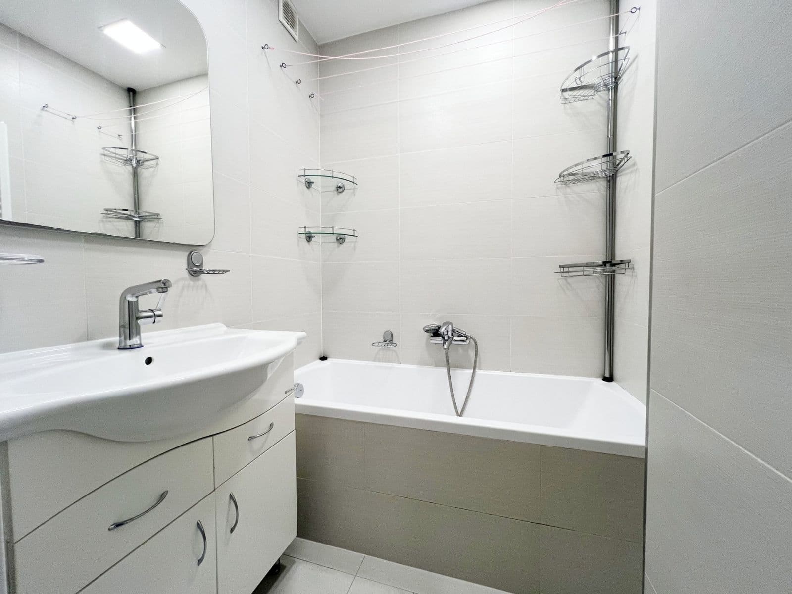 3 bedroom flat to rent, 72 m², Na Šutce, Prague, Prague 3 bedroom flat to rent, 72 m², Na Šutce, Prague, Prague