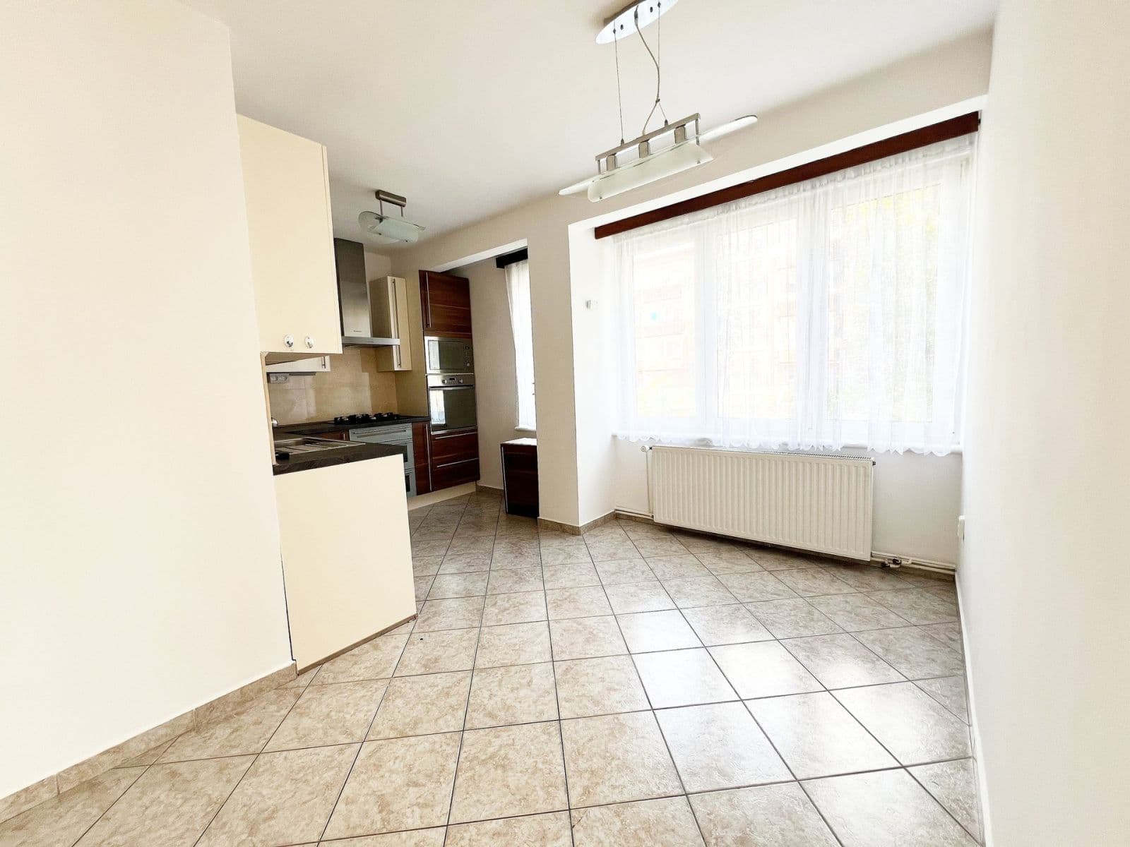 3 bedroom flat to rent, 72 m², Na Šutce, Prague, Prague 3 bedroom flat to rent, 72 m², Na Šutce, Prague, Prague