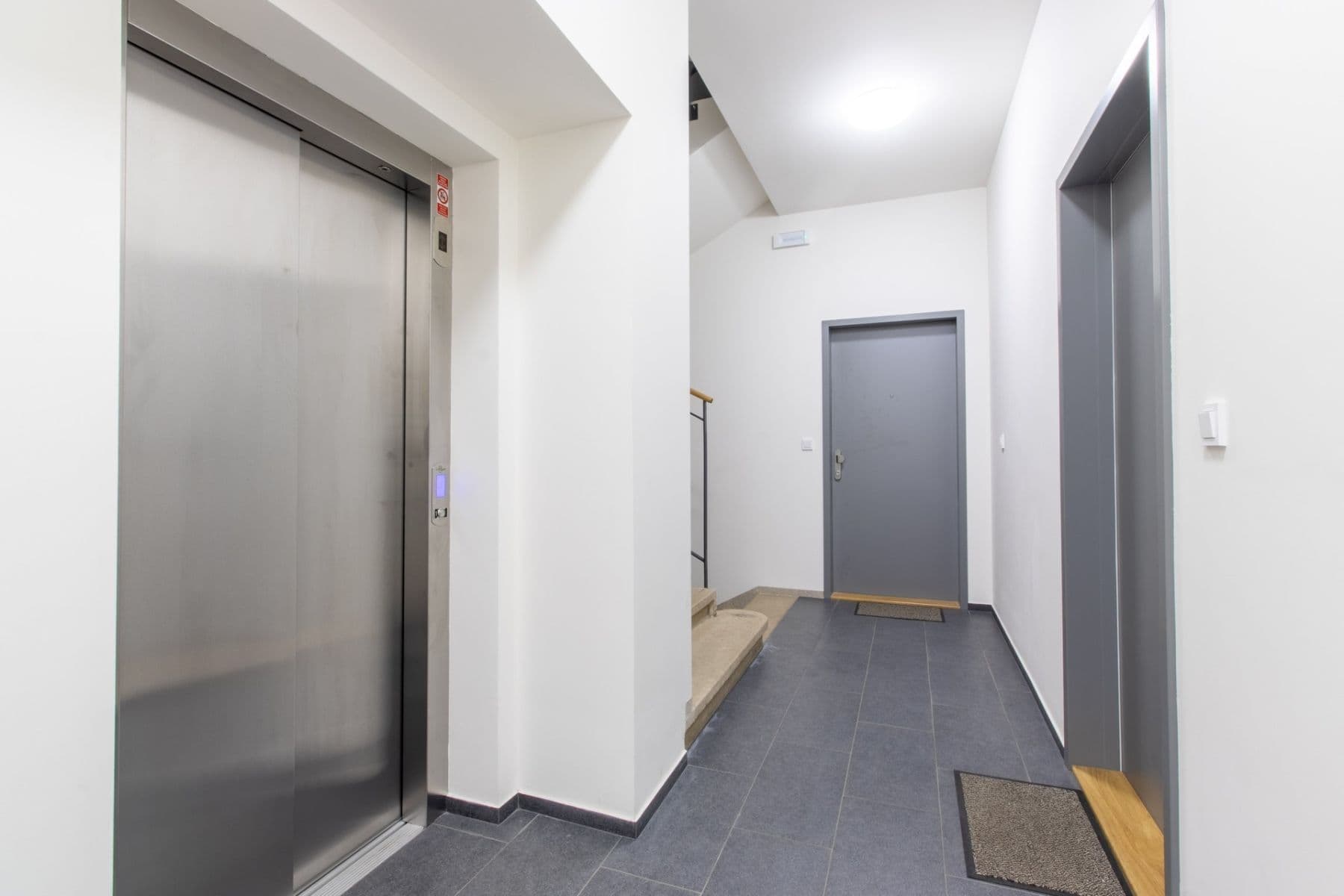 Studio flat to rent, 26 m², Na Topolce, Prague, Prague Studio flat to rent, 26 m², Na Topolce, Prague, Prague