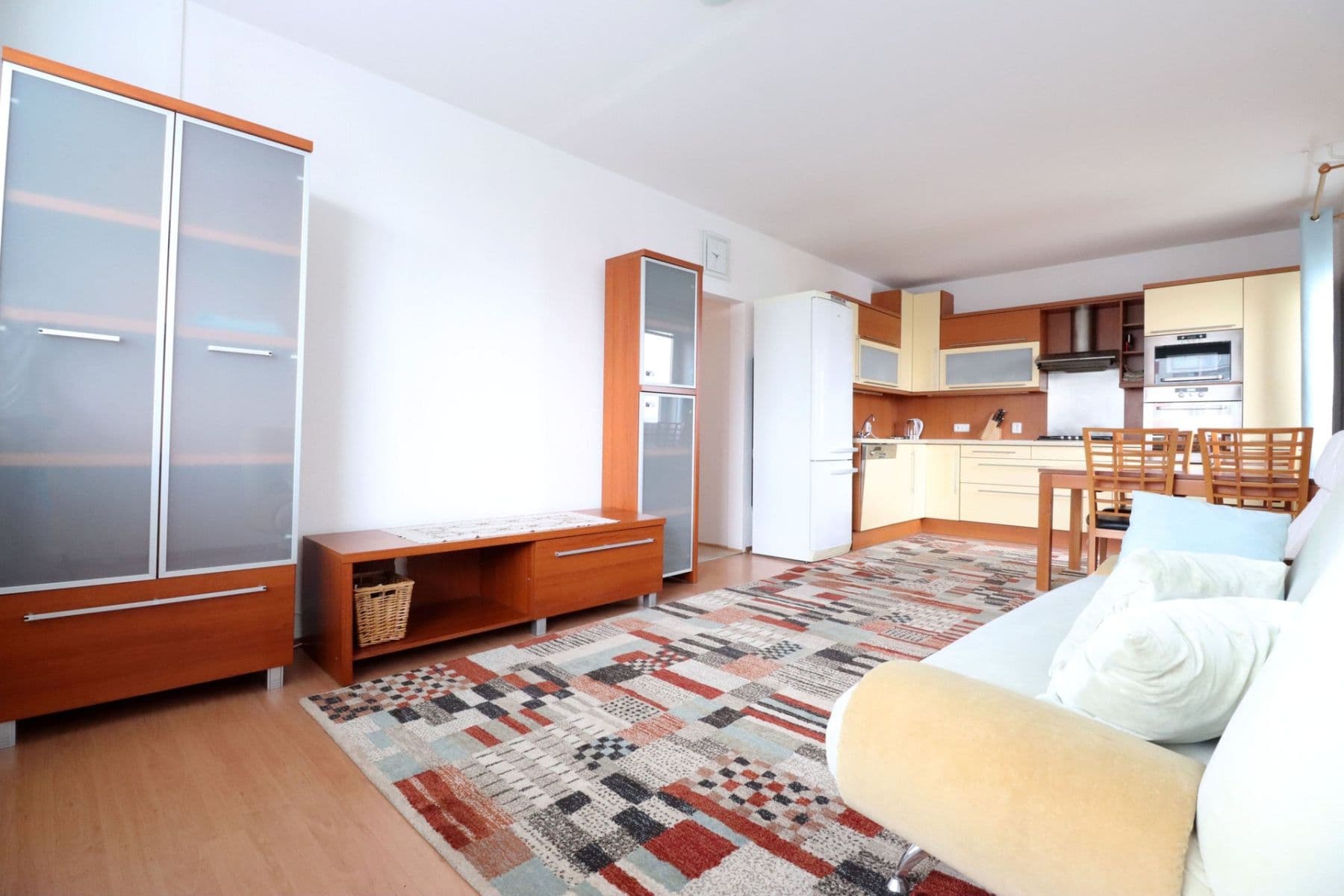 2 bedroom with open-plan kitchen flat to rent, 65 m², Vazovova, Prague, Prague 2 bedroom with open-plan kitchen flat to rent, 65 m², Vazovova, Prague, Prague