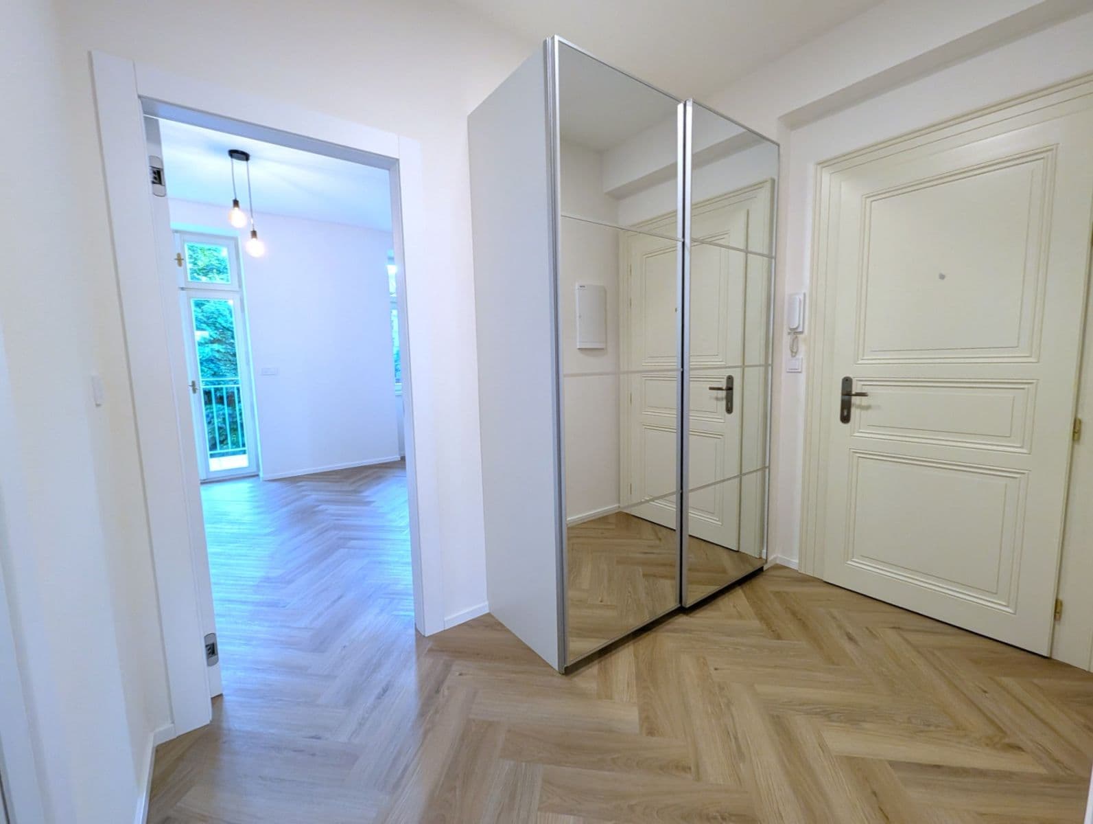 1 bedroom with open-plan kitchen flat to rent, 51 m², Bořivojova, Prague, Prague 1 bedroom with open-plan kitchen flat to rent, 51 m², Bořivojova, Prague, Prague
