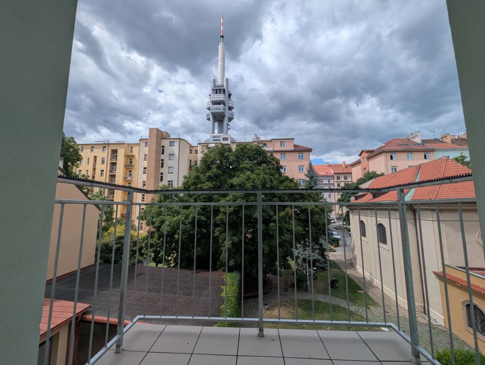 1 bedroom with open-plan kitchen flat to rent, 51 m², Bořivojova, Prague, Prague 1 bedroom with open-plan kitchen flat to rent, 51 m², Bořivojova, Prague, Prague