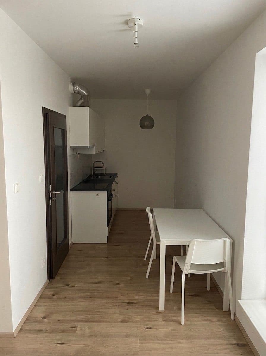 Studio flat to rent, 30 m², Jaroslava Holečka, Kladno, Středočeský Region Studio flat to rent, 30 m², Jaroslava Holečka, Kladno, Středočeský Region