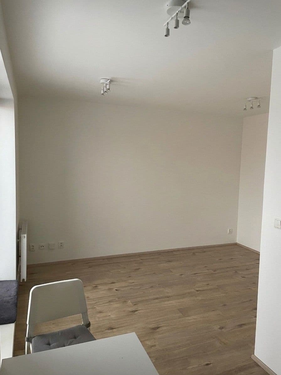 Studio flat to rent, 30 m², Jaroslava Holečka, Kladno, Středočeský Region Studio flat to rent, 30 m², Jaroslava Holečka, Kladno, Středočeský Region