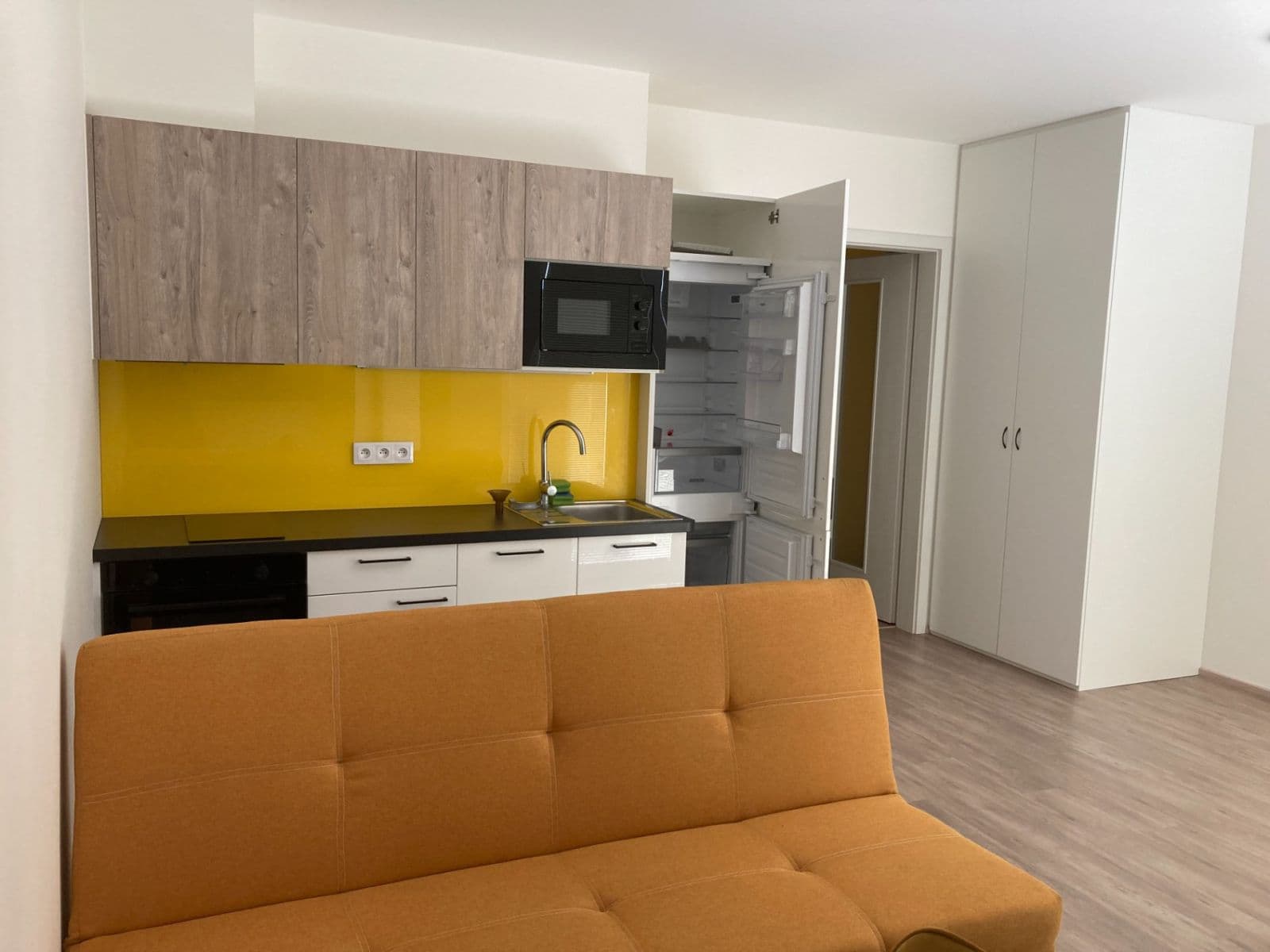Studio flat to rent, 31 m², Šternovská, Prague, Prague Studio flat to rent, 31 m², Šternovská, Prague, Prague
