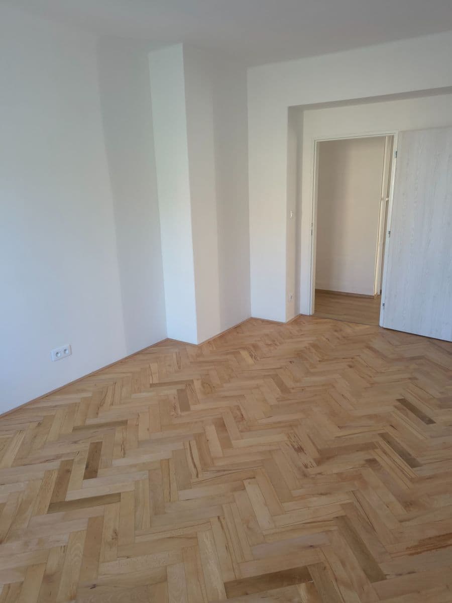 3 bedroom flat to rent, 74 m², Sladkovského, Kolín, Středočeský Region 3 bedroom flat to rent, 74 m², Sladkovského, Kolín, Středočeský Region