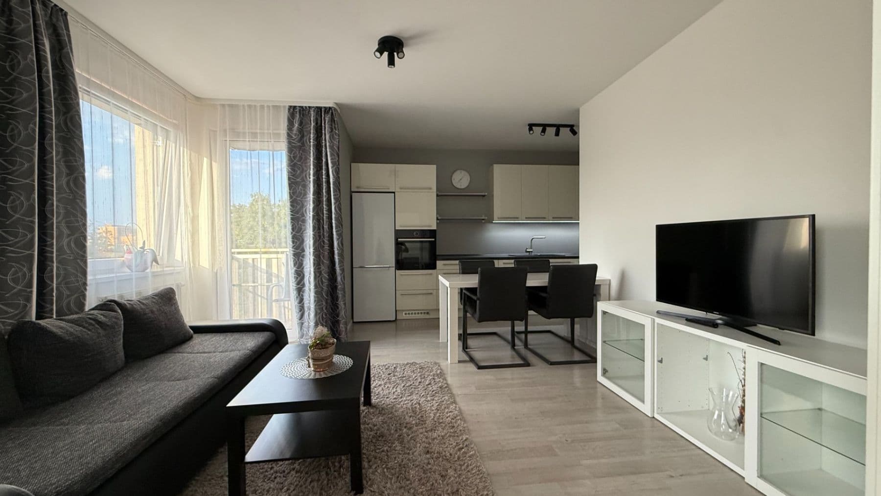 1 bedroom with open-plan kitchen flat to rent, 49 m², Zvěřinova, Prague, Prague 1 bedroom with open-plan kitchen flat to rent, 49 m², Zvěřinova, Prague, Prague