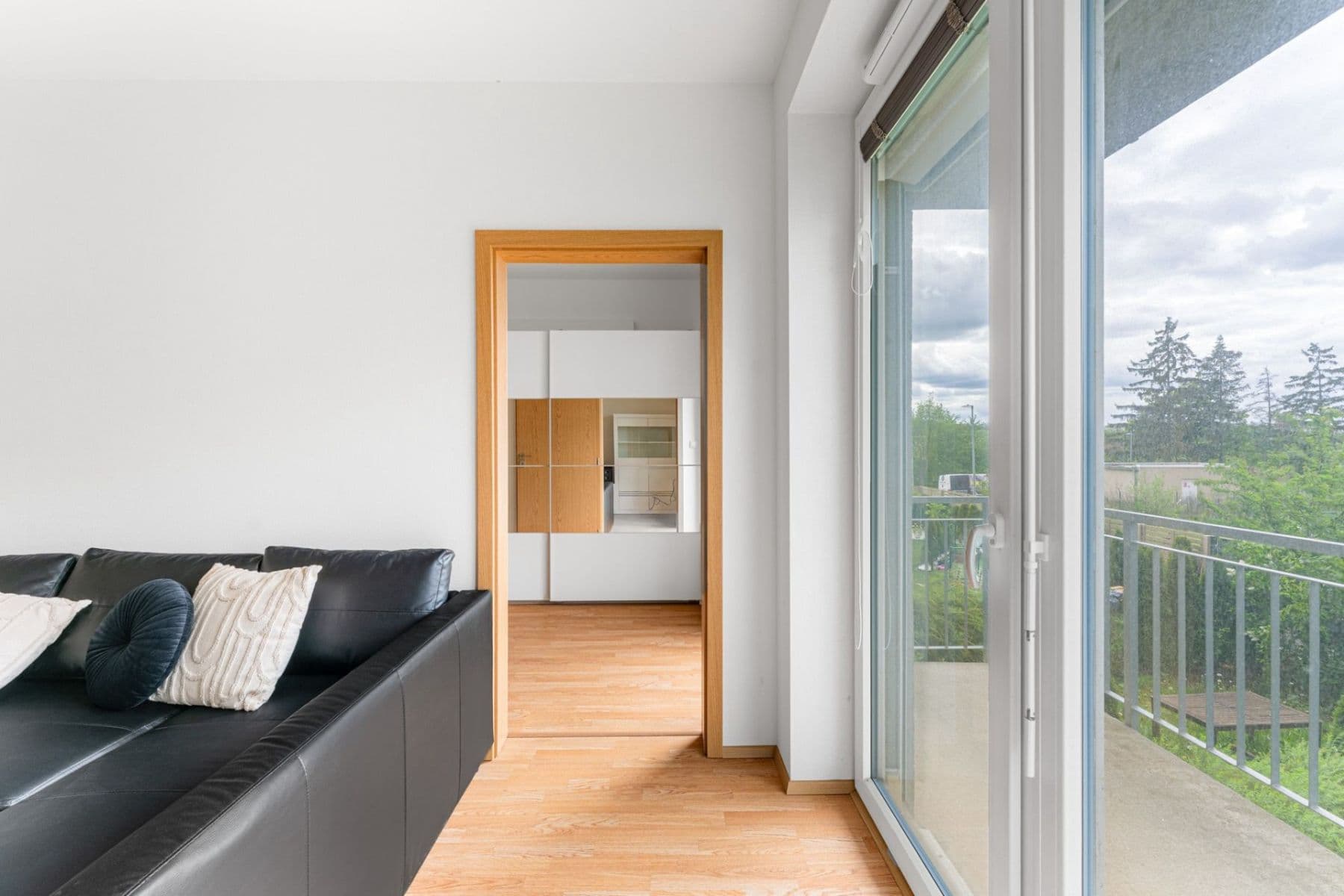1 bedroom with open-plan kitchen flat to rent, 52 m², Ječná, Hostivice, Středočeský Region 1 bedroom with open-plan kitchen flat to rent, 52 m², Ječná, Hostivice, Středočeský Region