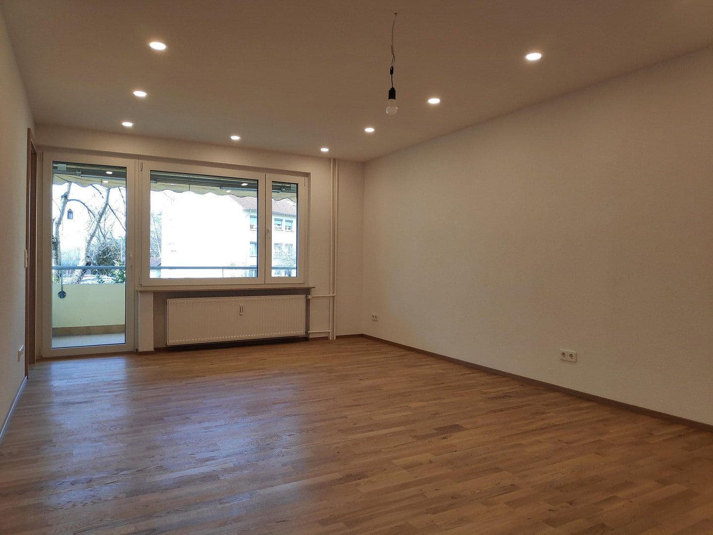 2 bedroom with open-plan kitchen flat to rent, 83 m², Neuhausen auf den Fildern, Baden-Württemberg 2 bedroom with open-plan kitchen flat to rent, 83 m², Neuhausen auf den Fildern, Baden-Württemberg