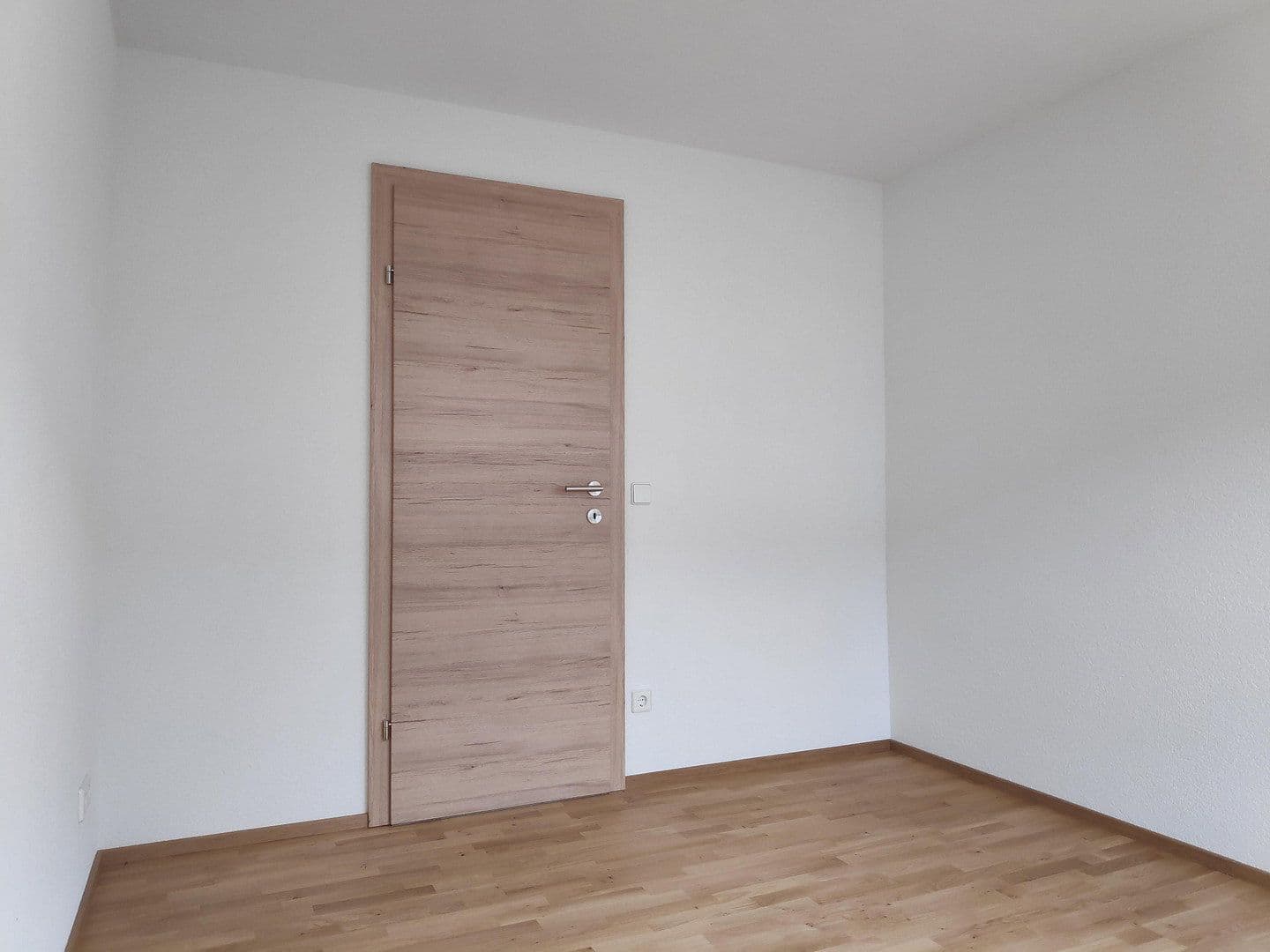 2 bedroom with open-plan kitchen flat to rent, 83 m², Neuhausen auf den Fildern, Baden-Württemberg 2 bedroom with open-plan kitchen flat to rent, 83 m², Neuhausen auf den Fildern, Baden-Württemberg