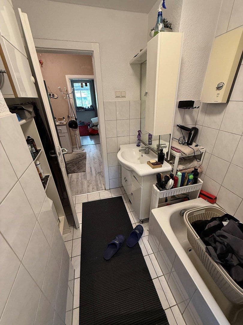 3 bedroom flat to rent, 63 m², Rommerskircher Straße, Köln, North Rhine-Westphalia 3 bedroom flat to rent, 63 m², Rommerskircher Straße, Köln, North Rhine-Westphalia