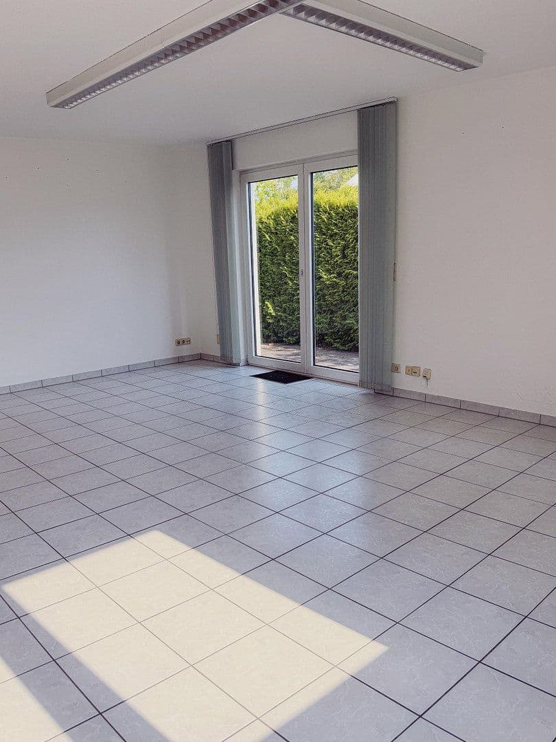 office to rent, 103 m², Gewerbestraße 28, Cadolzburg, Bavaria office to rent, 103 m², Gewerbestraße 28, Cadolzburg, Bavaria
