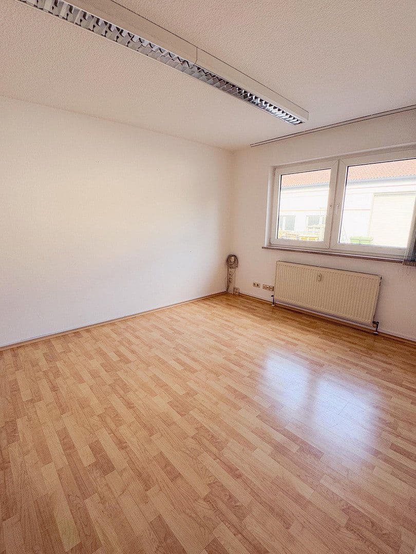 office to rent, 103 m², Gewerbestraße 28, Cadolzburg, Bavaria office to rent, 103 m², Gewerbestraße 28, Cadolzburg, Bavaria