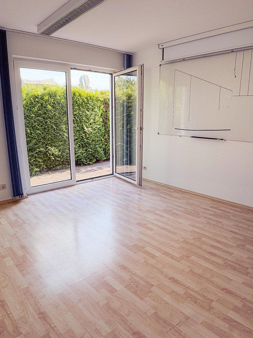office to rent, 103 m², Gewerbestraße 28, Cadolzburg, Bavaria office to rent, 103 m², Gewerbestraße 28, Cadolzburg, Bavaria