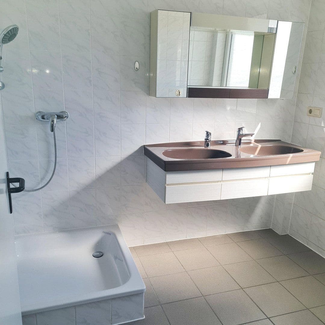 non-residential property to rent, 210 m², Kahl am Main, Bavaria non-residential property to rent, 210 m², Kahl am Main, Bavaria