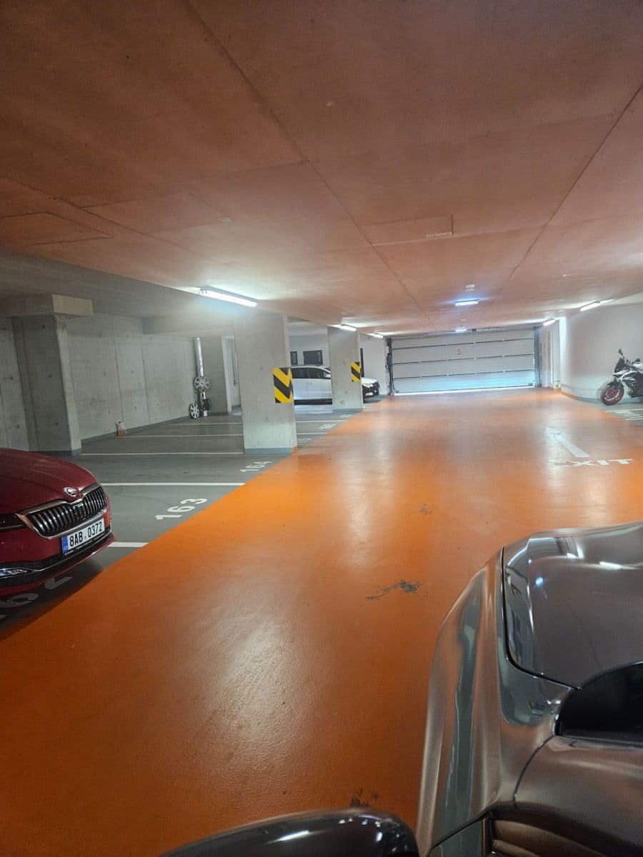 garage to rent, 12 m², Huppnerova, Prague, Prague garage to rent, 12 m², Huppnerova, Prague, Prague